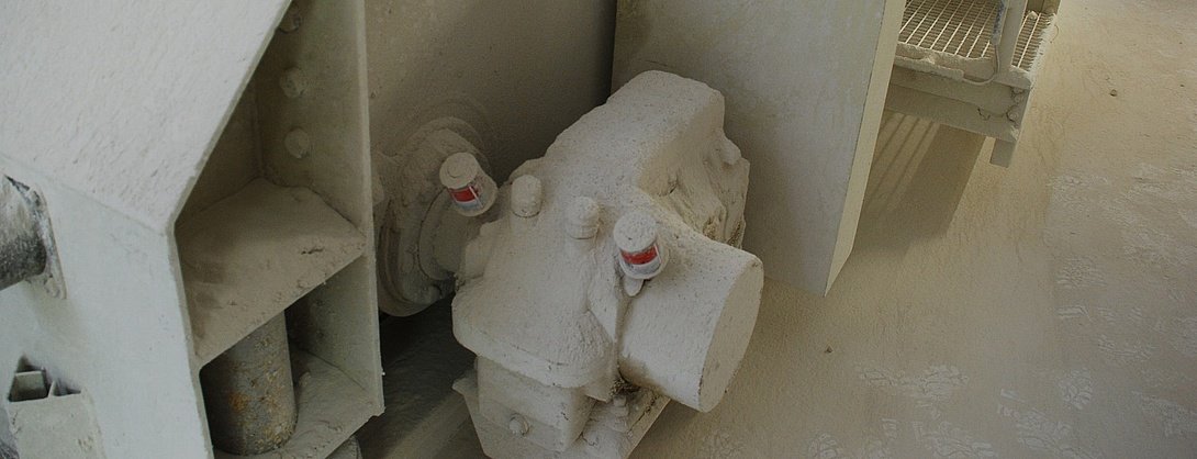 Závody na výrobu sádry, vápna a cementu